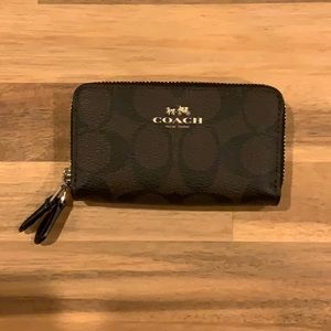 Coach Accordion Zippered Wallet Case